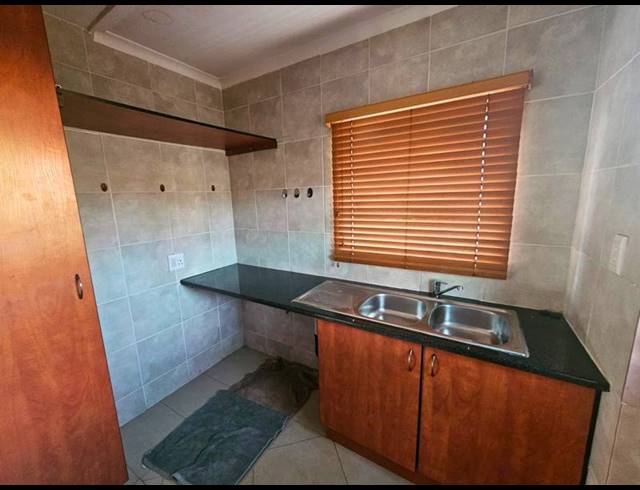 3 BEDROOM PROPERTY TO RENT IN GLEN MARAIS